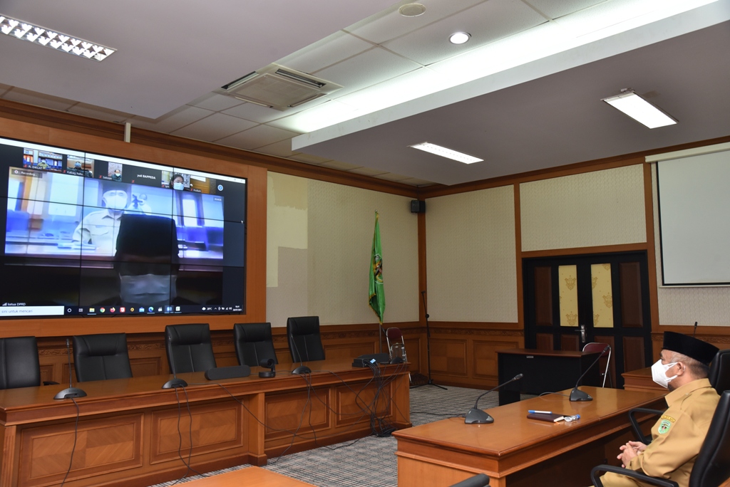 Lima Fraksi DPRD Kabupaten Kutai Barat Memberikan Tanggapan Terhadap Nota Pengantar Penjelasan Raperda RPJMD Tahun 2021-2026